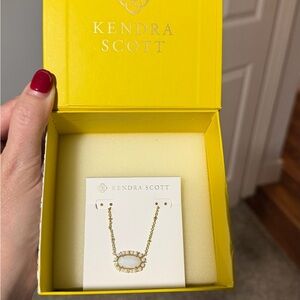 Kendra Scott Elisa Ivory Opal and Pearl Bead Gold and White Necklace - NWT